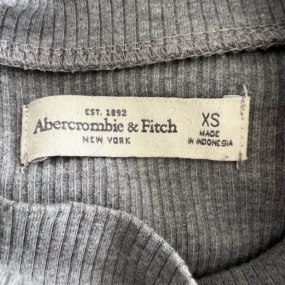 Abercrombie and Fitch Grey Ribbed Mock Neck Long Sleeve - Picture 3 of 3